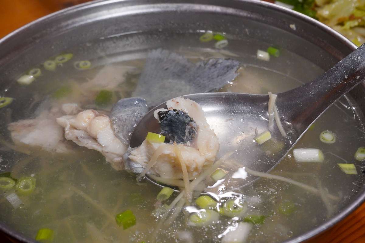 飯後還有鱒魚湯可以享用，在山上喝到一碗暖暖的湯非常舒服